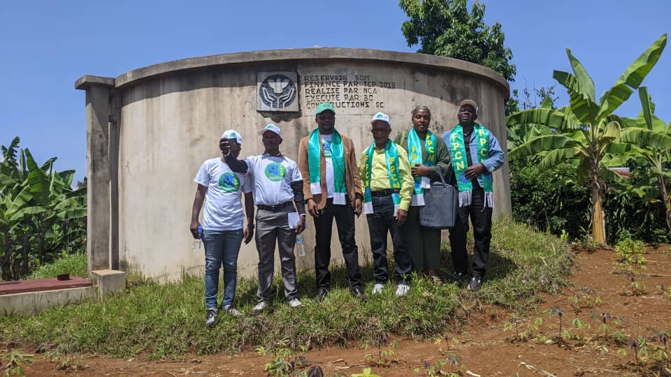 Kabare : L’Ingénieur Safari Shamavu visite un réservoir d’eau à Muganzo