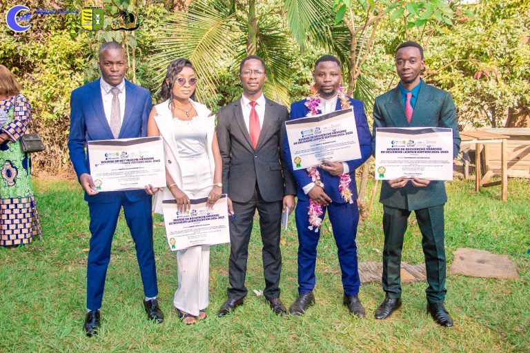Remise des bourses aux lauréats